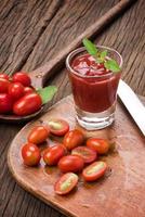tomate cereja e ketchup