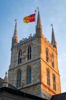 Londres, Reino Unido, 2008. Sol da tarde brilhando na Catedral de Southwark foto