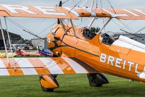 shoreham-by-sea, west sussex, reino unido, 2014. breitling wingwalkers boeing stearman foto