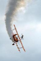 shoreham-by-sea, west sussex, reino unido, 2014. breitling wingwalkers foto