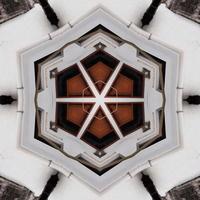 abstrato de telhado de madeira. padrão de caleidoscópio. foto grátis