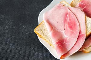 sanduíche presunto carne porco salsicha fresco saudável refeição comida lanche dieta na mesa cópia espaço comida foto