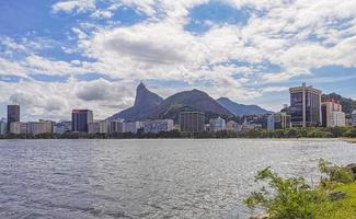 rio de janeiro brasil 18 de outubro de 2020 cristo redentor corcovado montanha botafogo paisagem urbana rio de janeiro brasil. foto