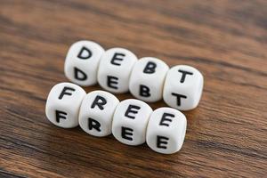 conceito de negócio livre de dívidas para liberdade financeira de dinheiro de crédito foto