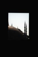 vista da mesquita sultahahmet da janela de hagia sophia