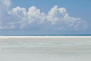 praia de muyuni, zanzibar foto