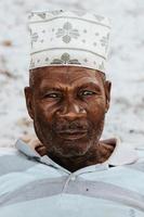 retrato de um velho muçulmano em zanzibar foto