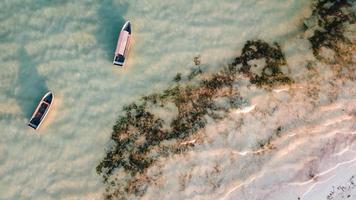 praia de muyuni, ilha de zanzibar, tanzânia foto