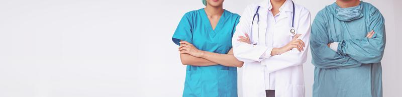 médicos e enfermeiros profissionais permanentes
