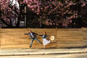 caso de amor. retrato de casal encantador foto