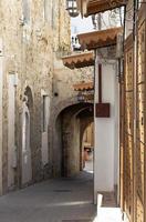 arquitetura árabe na antiga medina. ruas, portas, janelas, detalhes