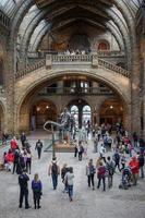 londres, reino unido, 2015. pessoas explorando o museu de história nacional foto