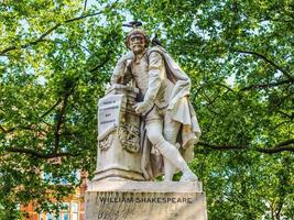 estátua de hdr shakespeare em londres foto