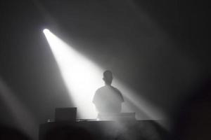 DJ em ação foto