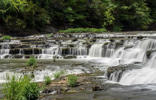 parque estadual de burgess falls no tennessee no verão foto