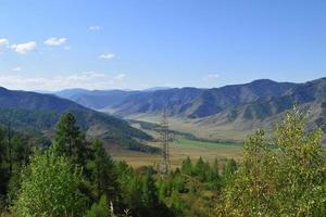 paisagem montanhosa na sibéria nas montanhas altai foto