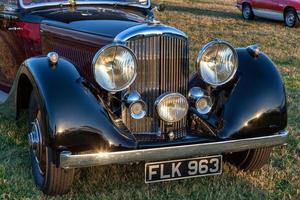 Goodwood, West Sussex, Reino Unido, 2012 - frente de um Bentley vintage foto