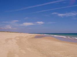 dunas de areia e mar foto