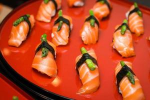 sushi de salmão foto