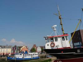 a cidade de husum no mar do norte foto