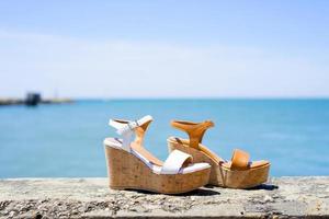 sandálias para mulheres e estilo de verão foto