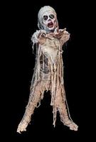 retrato de tiro de estúdio de menino fantasiado vestido de halloween, cosplay de pose de múmia assustadora em fundo preto isolado foto