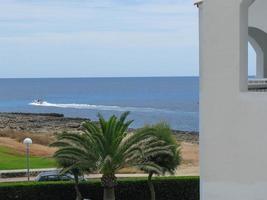 vista da ilha balear de menorca ou menorca no mediterrâneo foto