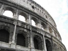 o coliseu ou coliseu colosseo em roma foto