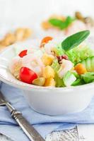 salada saudável com camarão