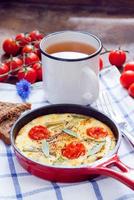 omelete com tomate cereja