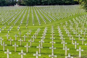 cemitério de guerra nacional francês perto de neuville saint-vaast foto