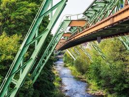 hdr wuppertaler schwebebahn wuppertal suspensão ferroviária foto