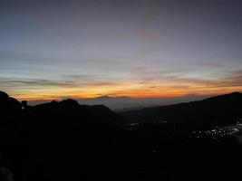 veja a beleza natural do monte bromo, indonésia foto