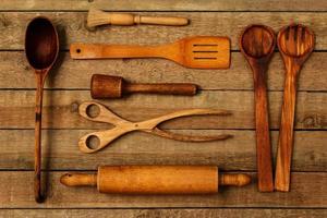 utensílios de cozinha em madeira foto