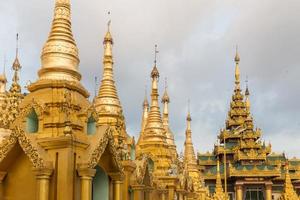 pagode shwedagon, yangon, myanmar foto