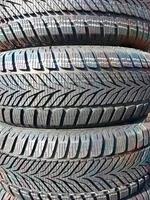 novos pneus de inverno foto