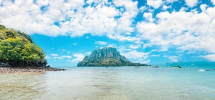 marinhas e ilhas tropicais em krabi foto