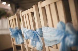 cadeiras de casamento decoradas na cor azul