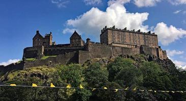 uma vista de edimburgo na escócia foto