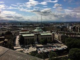 uma vista de edimburgo na escócia foto