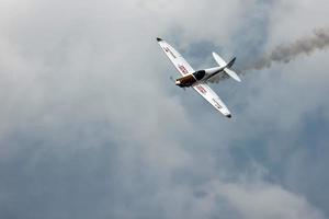 biggin hill, kent, reino unido, 2009. exibição aérea sa180 twister foto