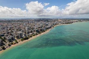 vista aérea das praias de maceio, alagoas, região nordeste do brasil. foto