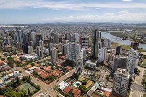 vista aérea de torres, rio grande do sul, brasil. cidade litorânea no sul do brasil. foto