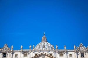 Cúpula da Basílica de São Pedro no Vaticano foto