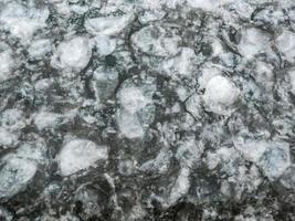 a textura do gelo no rio foto