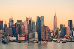 pôr do sol da cidade de nova york foto