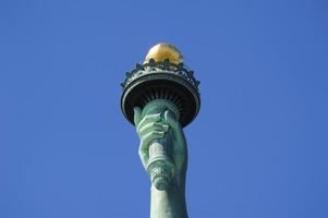tocha da estátua da liberdade em new york city manhattan foto