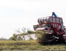 colheitadeiras de visão de baixo ângulo. foto