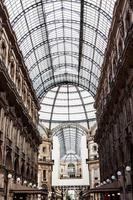 galeria vittorio emmanuele interior magnífico, milão, itália