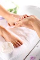 massagem do pé feminino